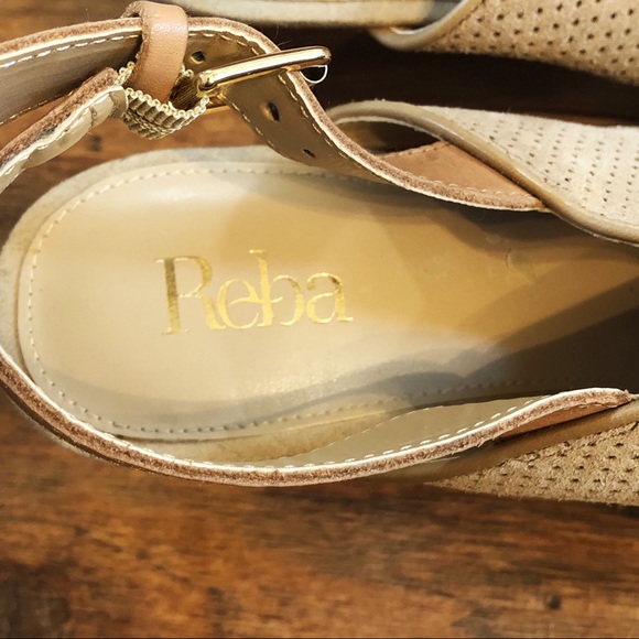 Reba by Reba McEntire Tan Peep Toe Anny Sandals 10 - Picture 6 of 15
